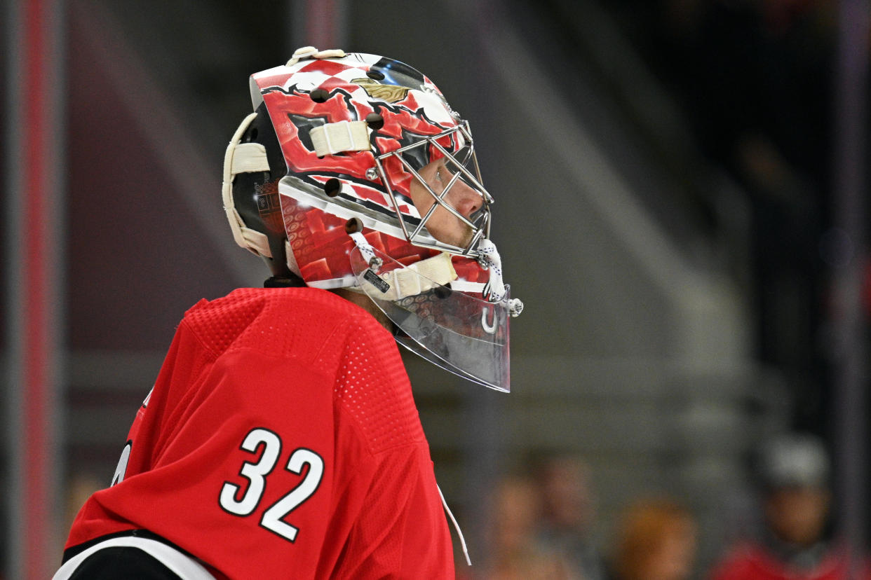 Carolina Hurricanes Goalie Antti Raanta (32) 