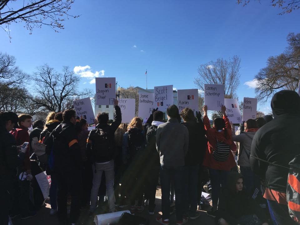 Students protest against gun violence outside the White House on March 14, 2018. (Photo: Marina Fang/HuffPost)