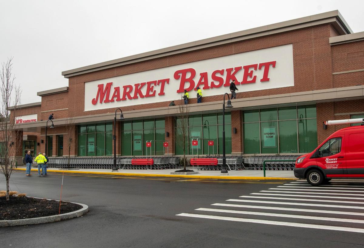 Market Basket opens location in Shrewsbury on Friday A look inside before  opening