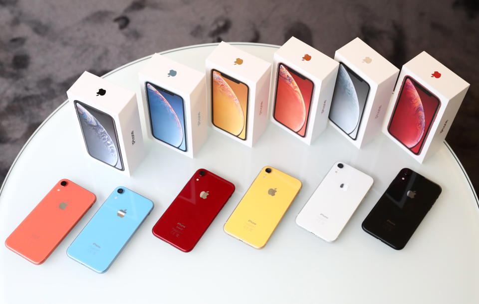 MOSCOW, RUSSIA  OCTOBER 23, 2018: Revealing Apple&#39;s new iPhone XR before the start of official sales in Russia scheduled for October 26, 2018. Anton Novoderezhkin/TASS (Photo by Anton Novoderezhkin&#92;TASS via Getty Images)