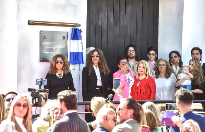 La familia Flores en la inauguración del museo de La Faraona