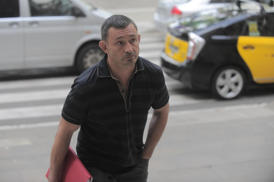 Andrei Petrov arrives at the courthouse in Barcelona in 2015. (Photo: Lola Bou)