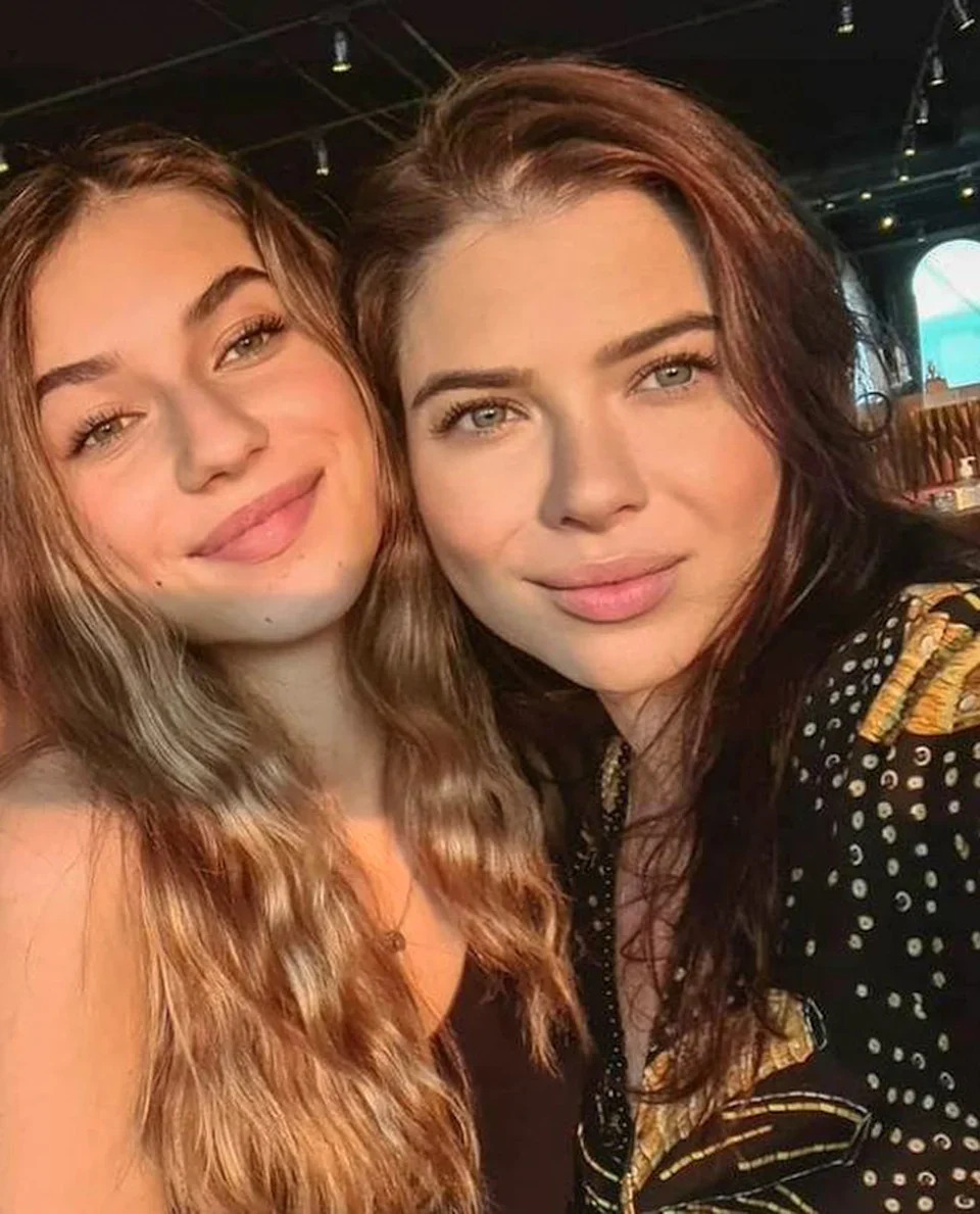 Fernanda Rocha Kanner, (rechts), Ärztin und Mutter der 14-jährigen Nina Rios (links), eine Influencerin. (Bild: Newsflash/australscope)