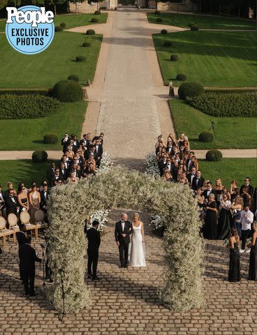 <p>Beba Vowels | <a href="https://www.instagram.com/bebavowelsphoto/" data-component="link" data-source="inlineLink" data-type="externalLink" data-ordinal="1">@bebavowelsphoto</a></p> Hannah Godwin and Dylan Barbour's wedding in Paris on August 23, 2023