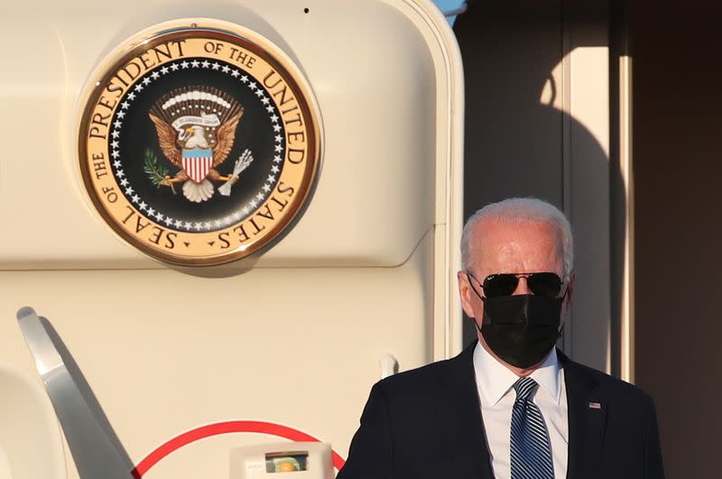 El presidente de Estados Unidos, Joe Biden, en el aeropuerto militar de Bruselas en Melsbroek, Bélgica