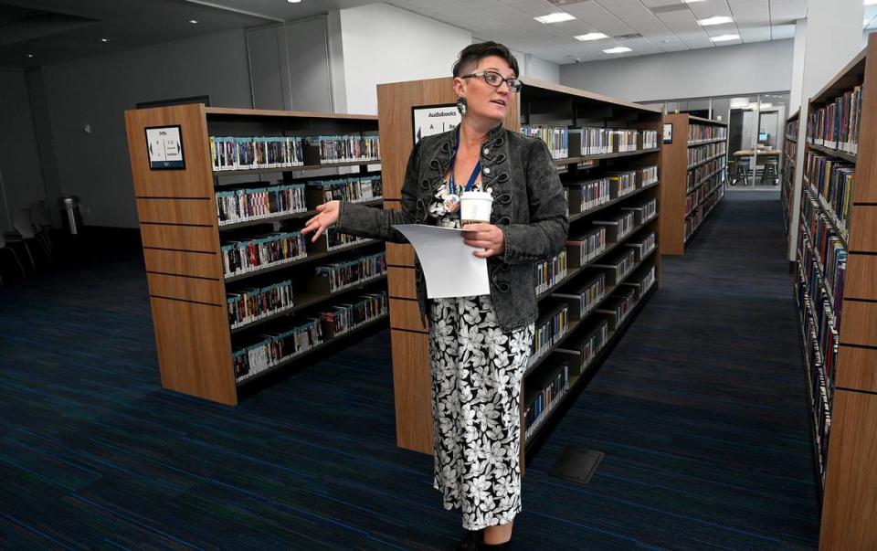 Branch Supervisor Tiffany Mautino describes features of the county’s newest library. The Lakewood Ranch Library at 16410 Rangeland Parkway will open Friday, Jan. 12, 2024. Tiffany Tompkins/ttompkins@bradenton.com