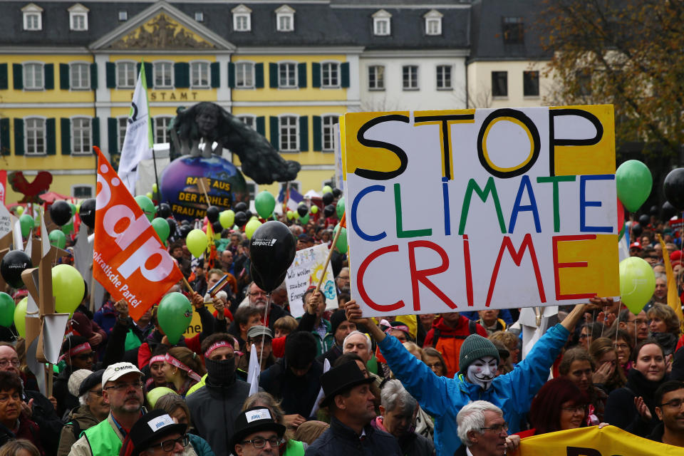 People march during a demonstration two days before the start of the COP 23 UN Climate Change Conference&nbsp;in Bonn, Germany, Nov. 4, 2017. (Photo: Wolfgang Rattay / Reuters)