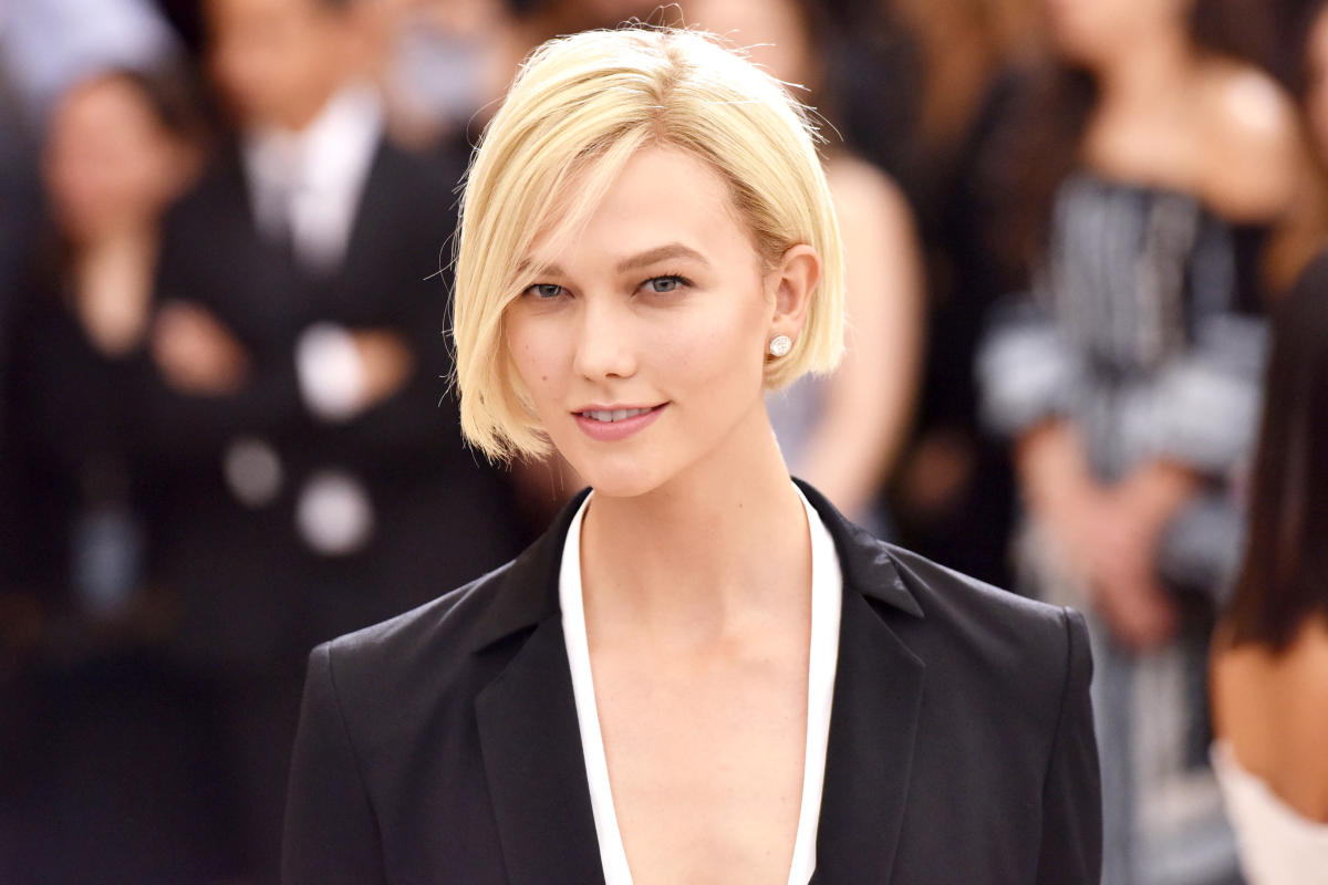 Karlie Kloss Looks Incredible in a Sexy One-Piece Bathing Suit in Miami