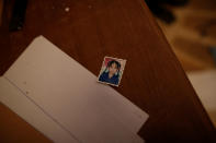 <p>The photo of an unidentified girl is seen on a desk inside a compound used as prison by Islamic State militants in the 17 Tamuz (July 17) district, in western Mosul, Iraq, June 6, 2017. (Alkis Konstantinidis/Reuters) </p>