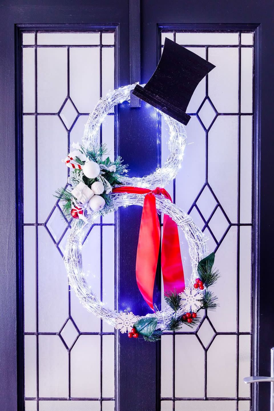 Light-Up Snowman Wreath