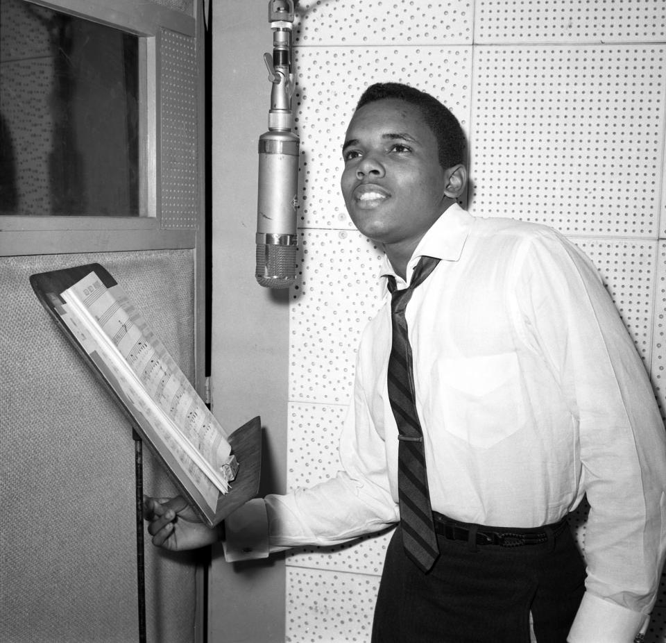 Image: Johnny Nash Recording Session (PoPsie Randolph / Donaldson Collection/Michael Ochs Archives/Getty Images file)