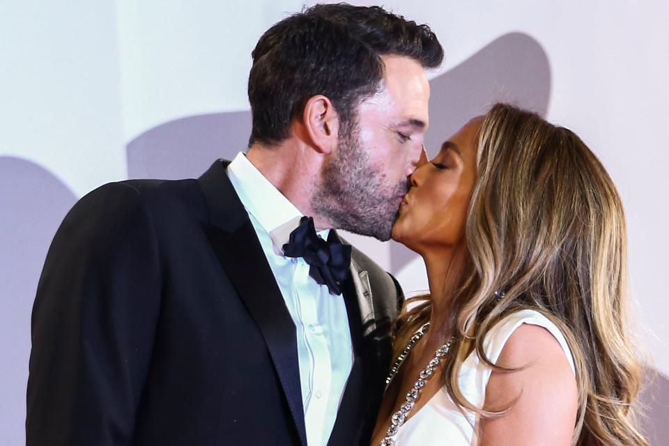 Ben Affleck and Jennifer Lopez kissing at the 2021 Venice Film Festival.