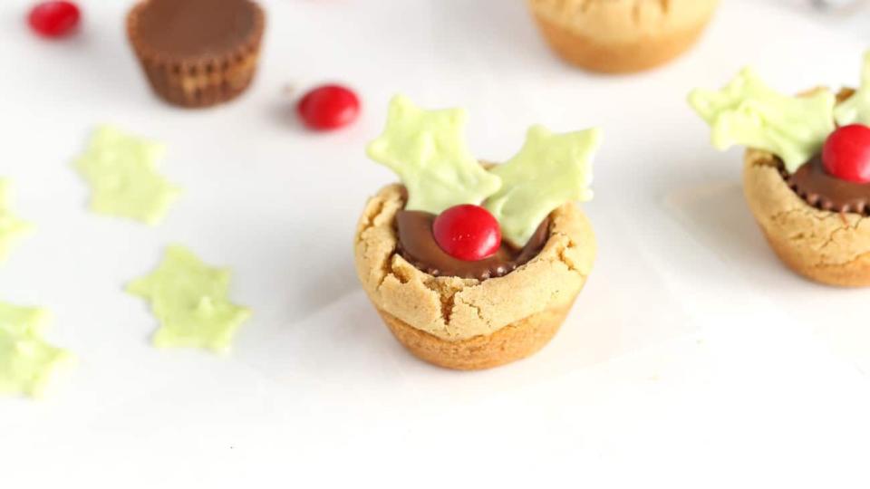 Holly Cookie Cups