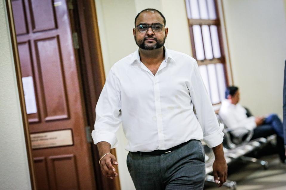 Datuk Seri Najib Razak’s lawyer, Harvinderjit Singh, is seen at the Kuala Lumpur Court Complex November 15, 2019. — Picture by Hari Anggara