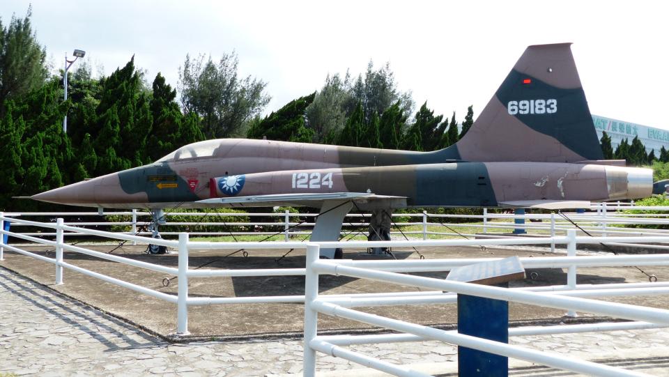 A ROCAF F-5A is displayed at the Chung Cheng Aviation Museum. <em>玄史生/Wikimedia Commons</em>