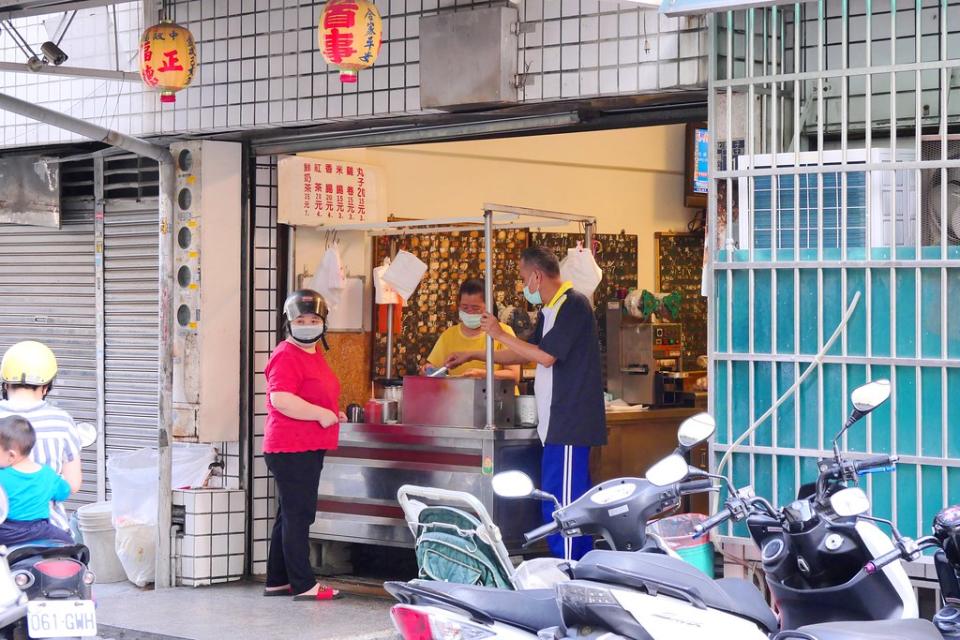 台中｜原子街紅茶香腸攤