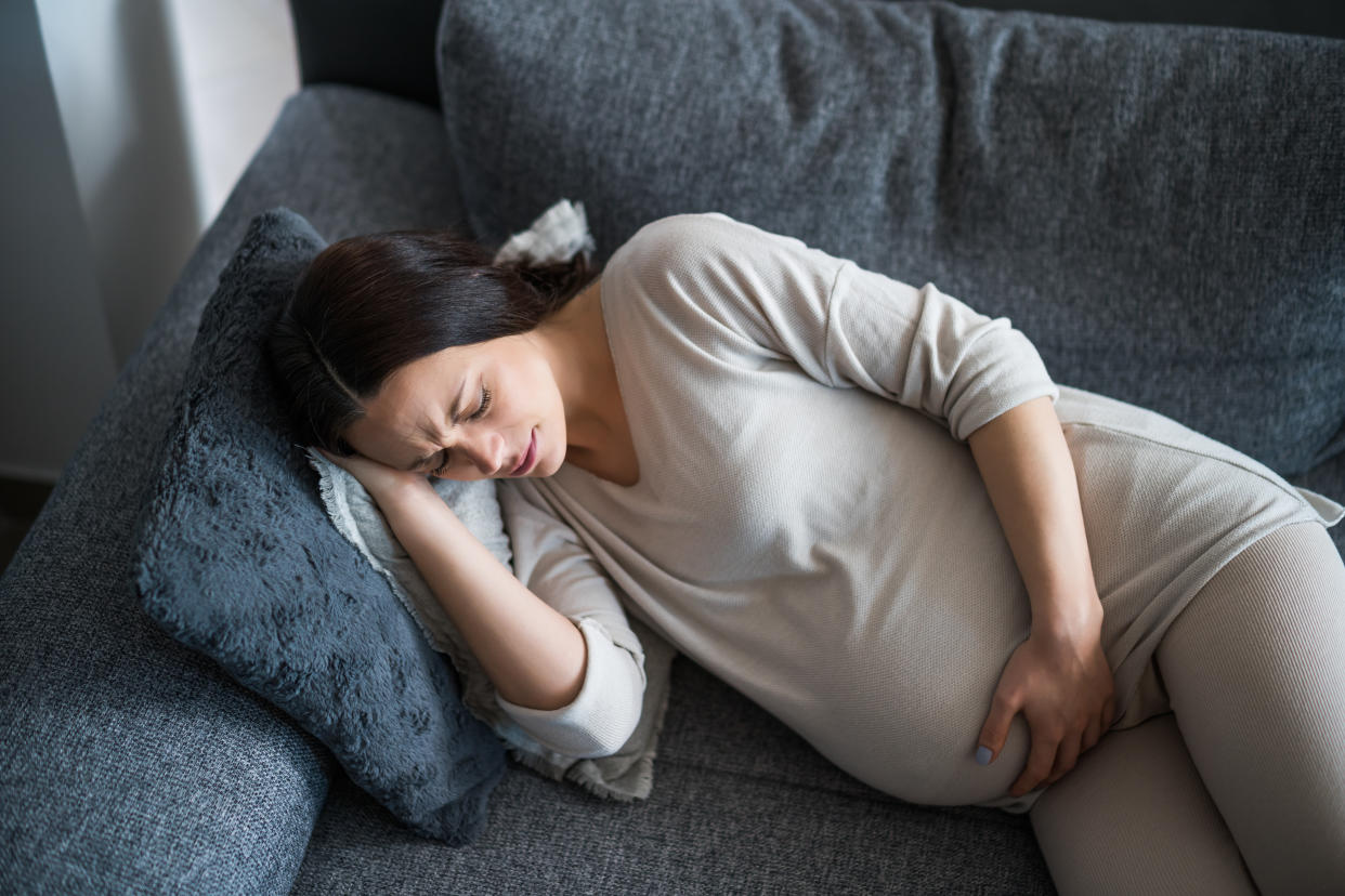 El dolor de espalda en las embarazadas es común hacia el último trimestre/Getty Images.