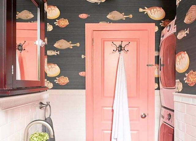 Nothing says coastal like a fun blowfish wallpaper 🤍🐟 Such a fun pattern  mixed with this dark navy subway tile. ⠀⠀⠀⠀⠀⠀⠀⠀⠀ #bathroom…