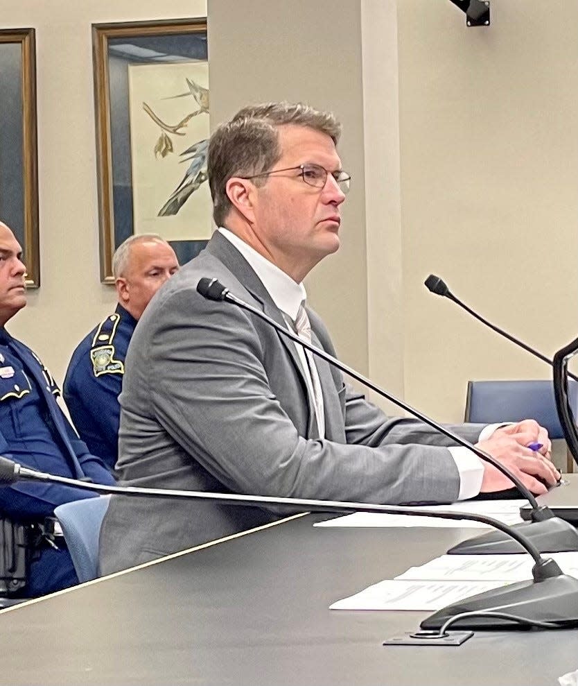 Louisiana State Police Sgt. Albert Paxton tesitifies before the Senate Select Committee on State Police Oversight on Monday, Dec. 13, 2021.