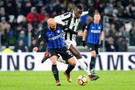 Soccer Football - Serie A - Juventus vs Inter Milan - Allianz Stadium, Turin, Italy - December 9, 2017 Juventus’ Blaise Matuidi in action with Inter Milan's Borja Valero REUTERS/Massimo Pinca