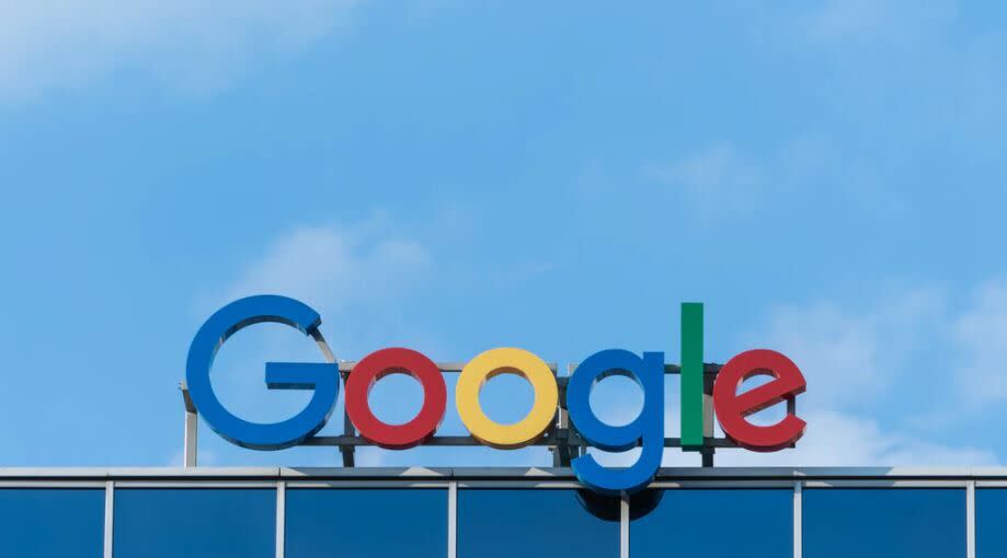 Google vuelve a marzo de 2021 pero recibe el apoyo de Goldman Sachs