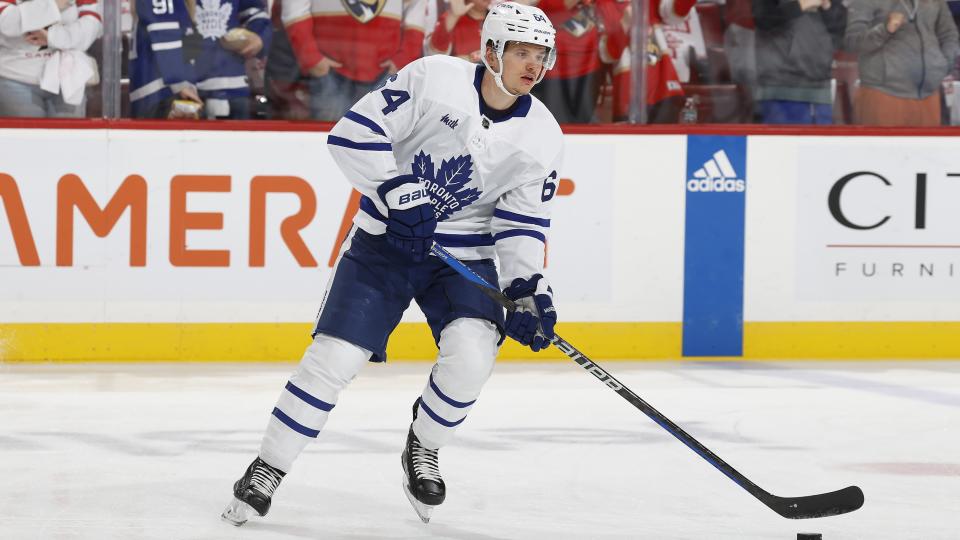 The Maple Leafs are reportedly giving David Kämpf a long-term deal. Eliot J. Schechter/NHLI via Getty Images