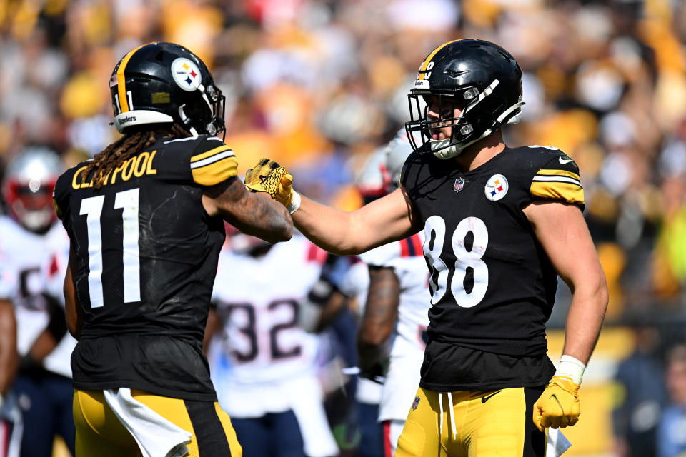 Pat Freiermuth #88 of the Pittsburgh Steelers has fantasy potential