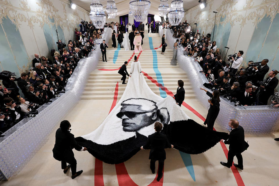 Jeremy Pope made a splash with his huge tribute to Karl Lagerfeld. 