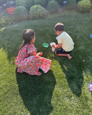 <p>Mindy Kaling/Instagram</p> Katherine and Spencer playing together