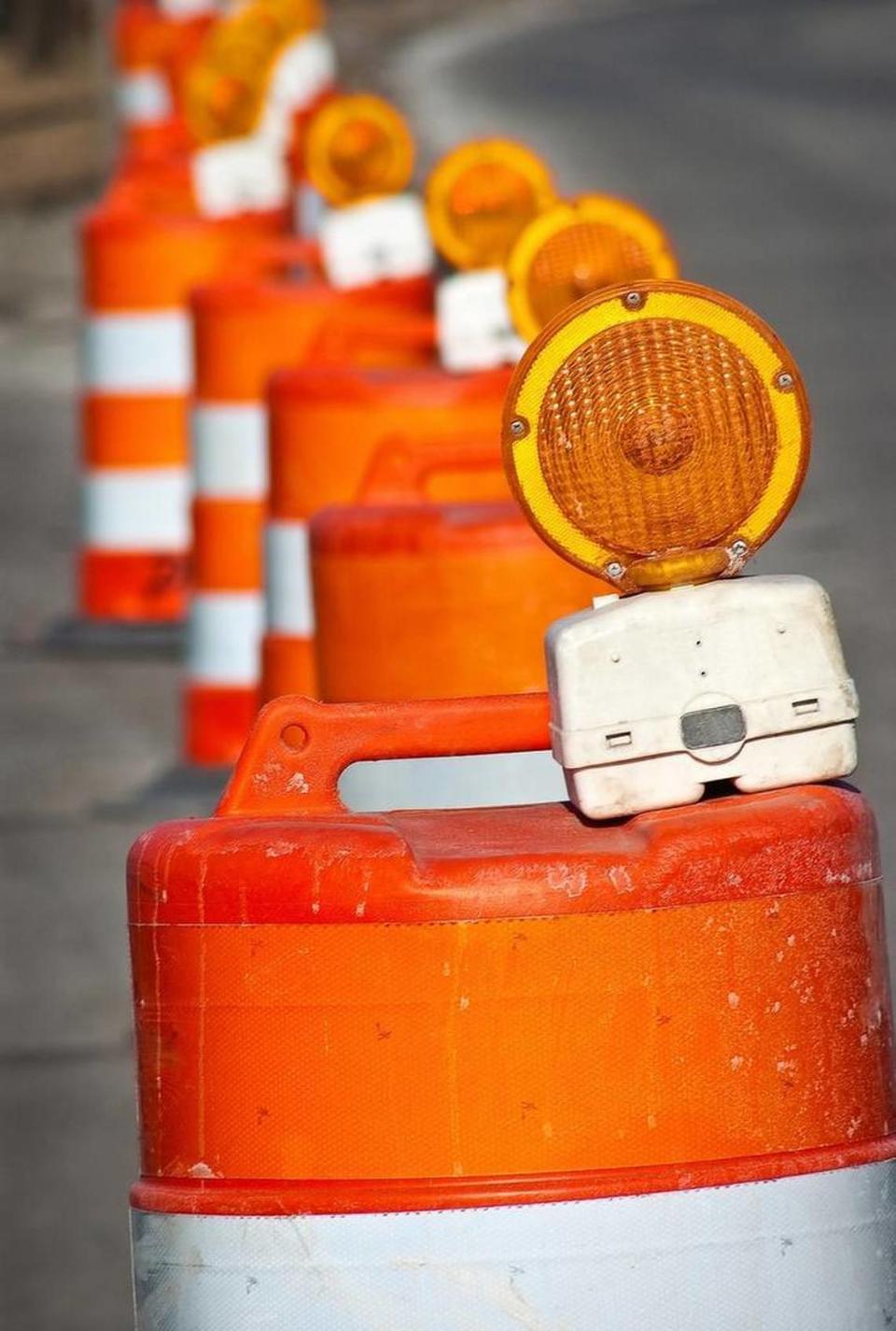 Drivers can expect lane closures on Interstate 70 and on I-55/70 over the next couple weeks, the Illinois Department of Transportation announced.