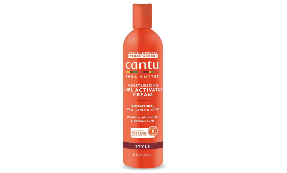 Crema humectante activadora de rizos con manteca de karité Cantu. (Foto: Amazon)