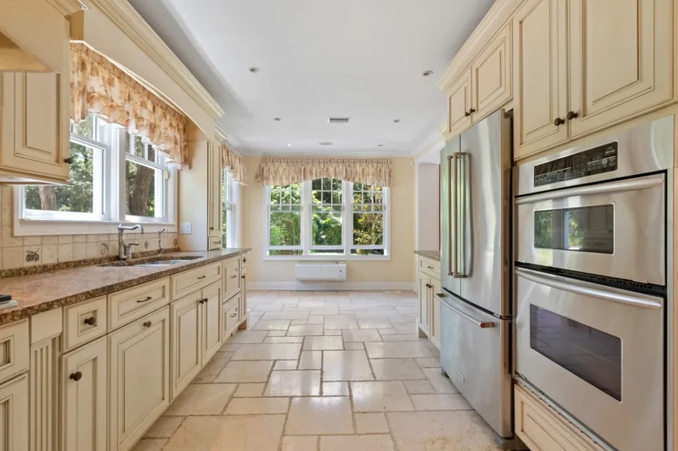 The kitchen. Coastal Home Photography