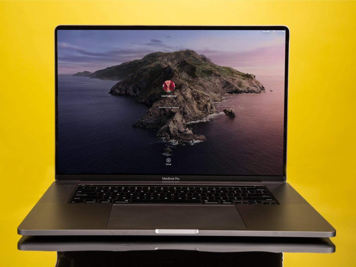 apple macbook pro computer cyber monday deal