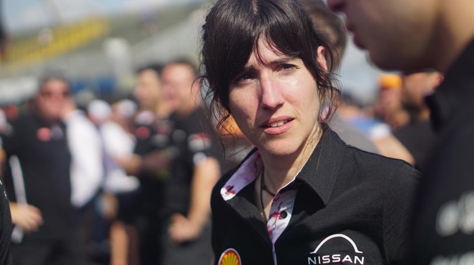 Cristina Mañas, directora de Rendimiento de Nissan, en la previa de la carrera. Foto @renatogramer