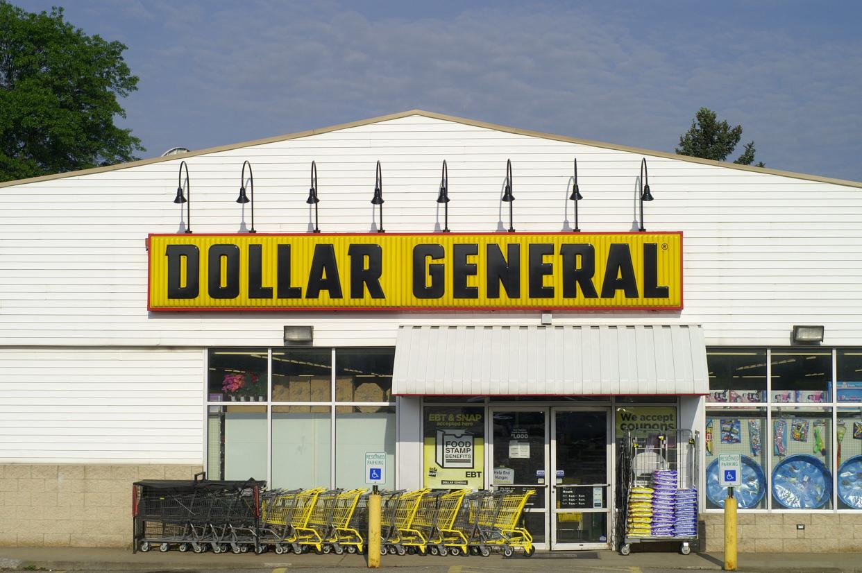 Saxonburg, Pennsylvania, USA May 29. 2011 One of the Dollar General Chain Stores.  Dollar General is a chain of discount variety stores located in areas too small for a Walmart.