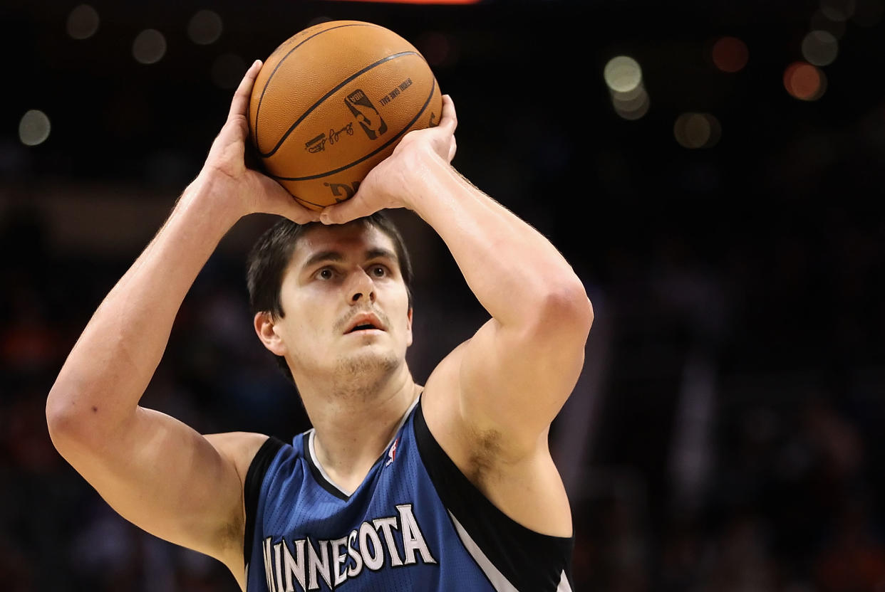 PHOENIX - DECEMBER 15:  Darko Milicic #31 of the Minnesota Timberwolves shoots a free throw shot against the Phoenix Suns during the NBA game at US Airways Center on December 15, 2010 in Phoenix, Arizona. The Suns defeated the Timberwolves 128-122. NOTE TO USER: User expressly acknowledges and agrees that, by downloading and or using this photograph, User is consenting to the terms and conditions of the Getty Images License Agreement.  (Photo by Christian Petersen/Getty Images)