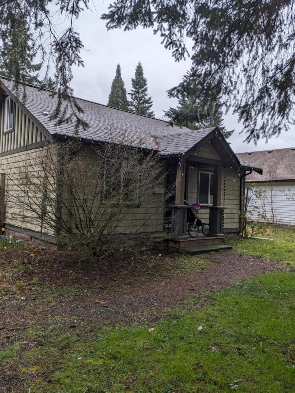 Paul Myer and Jessica Evans's one-bedroom rancher in Courtenay, B.C., started to feel a bit small after they welcomed their baby last year.