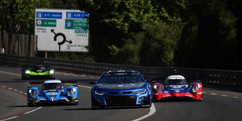 le mans, france june 4 the 24 hendrick motorsports chevrolet camaro zl1 of of jimmie johnson, mike rockenfeller, and jenson button in action at the le mans test on june 4, 2023 in le mans, france photo by james moy photographygetty images