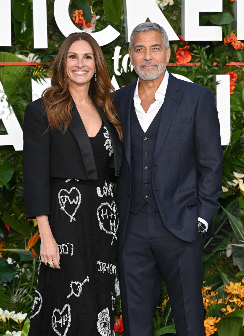 Julia Roberts and George Clooney attend the 