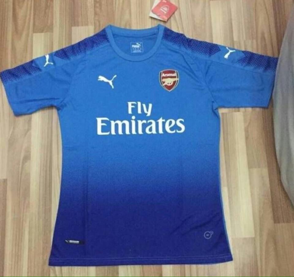 <p>Or perhaps, an alternative? Arsenal’s away kit here almost reverses the dark/light blue balance. </p>