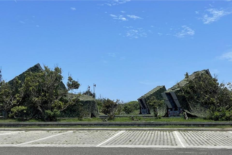 雄風二型與雄三反艦飛彈機動車進駐墾丁國家公園。（民眾提供／羅琦文屏東報導）