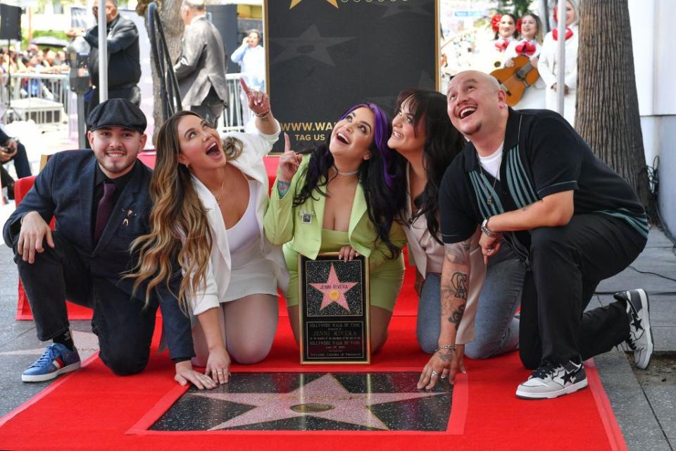 Johnny Lopez, Chiquis Rivera, Jacqie Rivera, Jenicka Lopez y Michael Rivera 