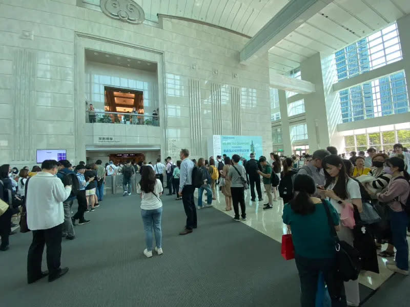 ▲台北101大樓內每到假日，總是充滿許多觀光人潮。（示意圖／民眾提供）