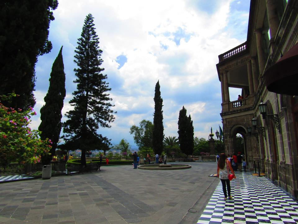 The gardens at Chapultepec Castle in CDMX