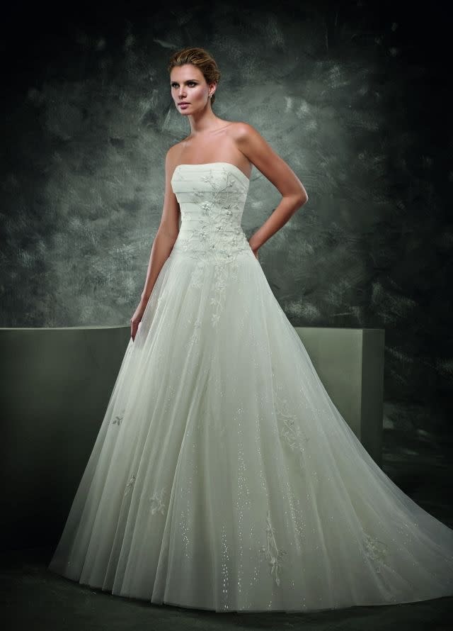 The “DS162-23” dress by Divina Sposa - Collection 2016