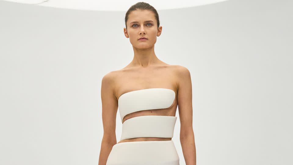 All the pieces in Alaïa's collection were created from merino wool. - Alaia