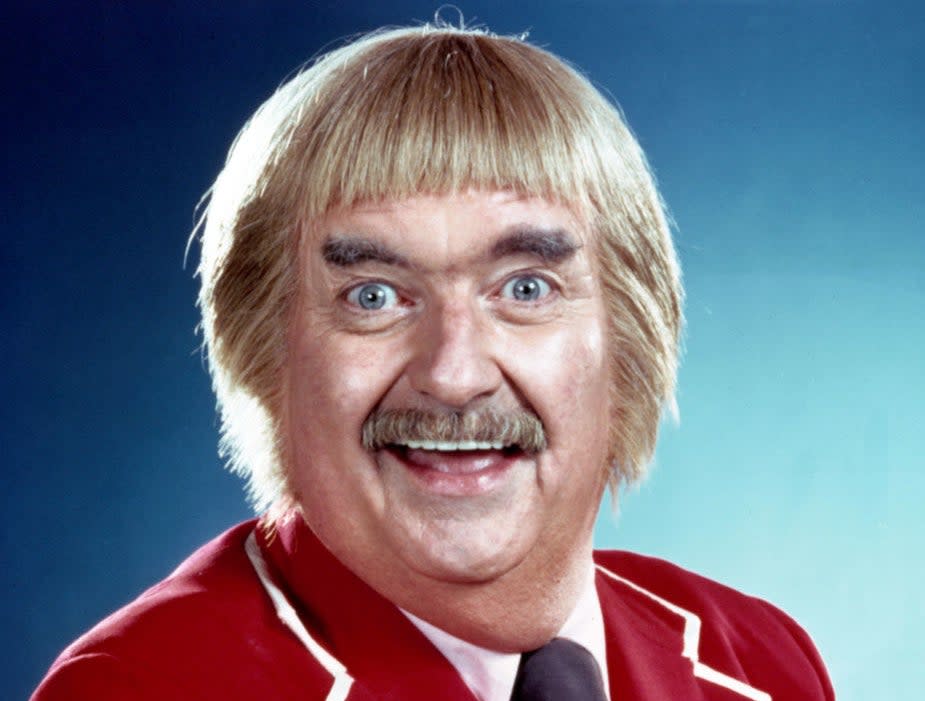 <div><p>"The guy who played Captain Kangaroo came into a restaurant I worked at in college. I asked if he was Captain Kangaroo and he said, 'No, but I am a friend of his, and he said I might run into you!' He winked and walked away."</p><p>—<a href="https://www.buzzfeed.com/iknowthatiknownothing" rel="nofollow noopener" target="_blank" data-ylk="slk:iknowthatiknownothing;elm:context_link;itc:0;sec:content-canvas" class="link ">iknowthatiknownothing</a></p></div><span> Michael Ochs Archives / Getty Images</span>