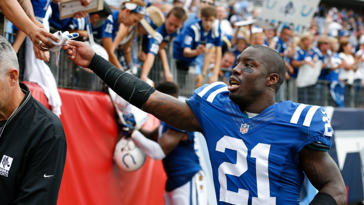 Former NFL cornerback Vontae Davis dies suddenly at the age of 35