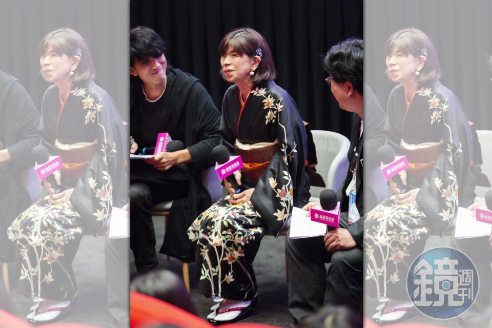 名導森田芳光的遺孀三澤和子（中）盛裝出席高雄電影節映後講座，與影迷分享導演的創作理念。