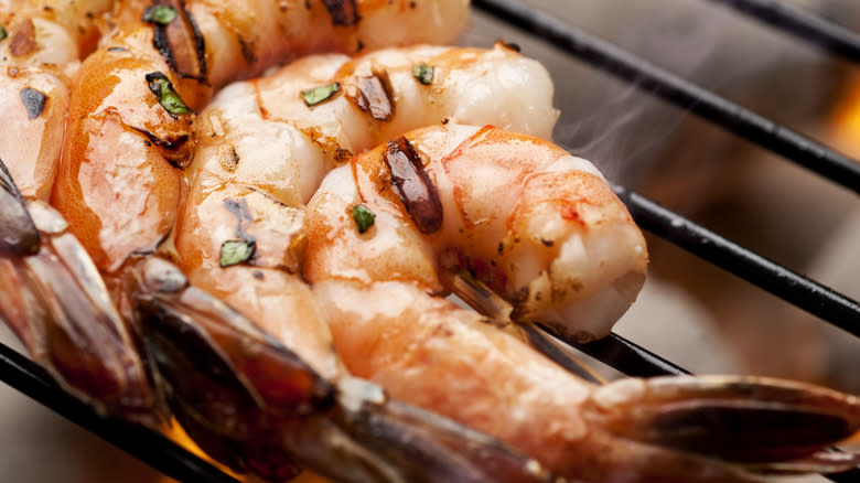 Shrimp on a grill 